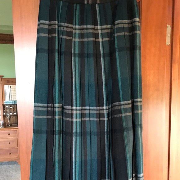 Pleated plaid Skirt - Picture 2 of 5